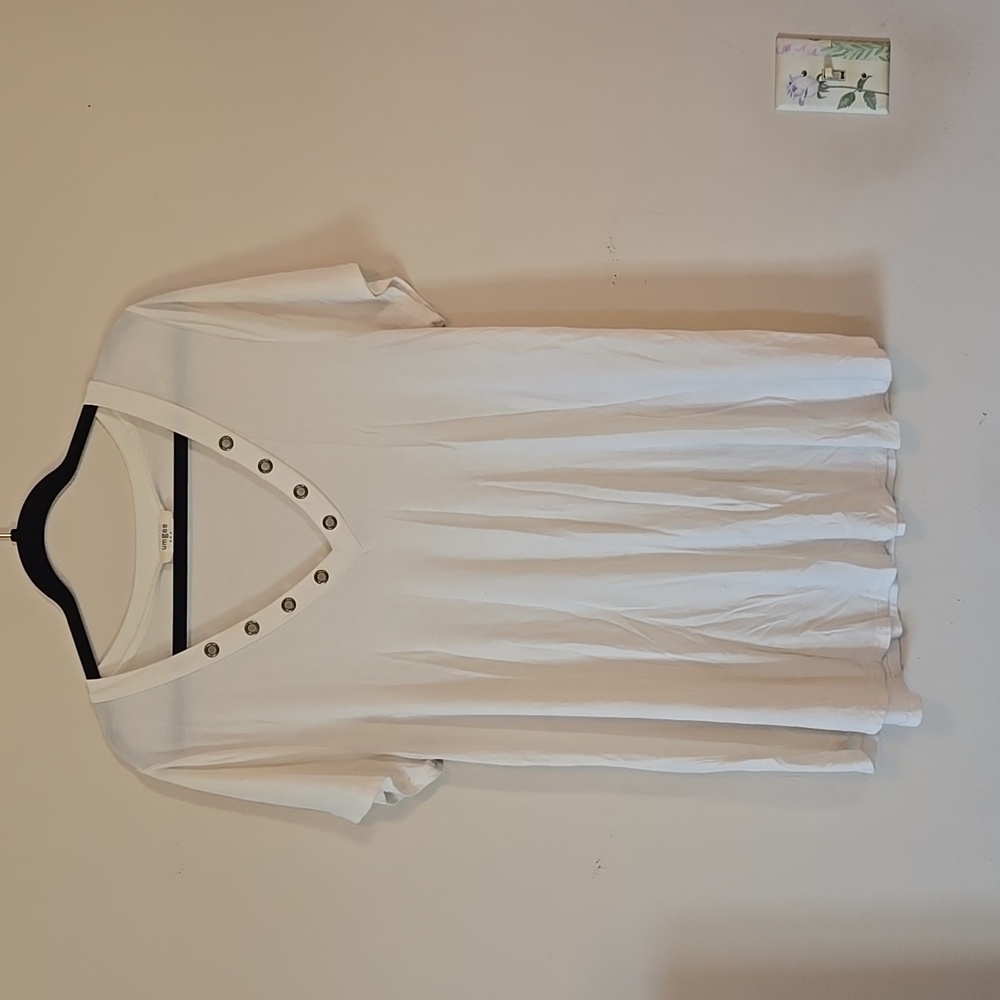 Women's Cream V-Neck Top